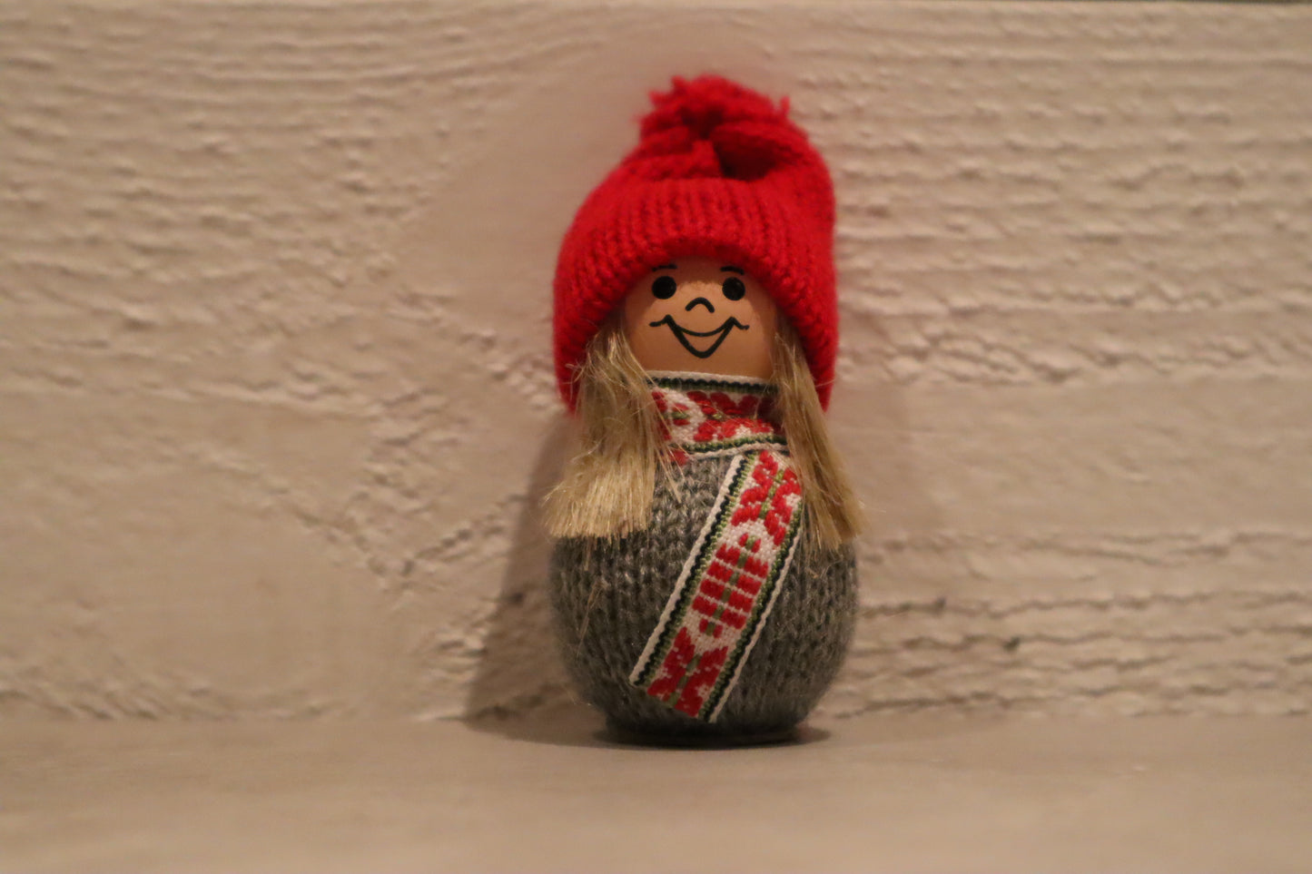 Liten tomteflicka (grå)