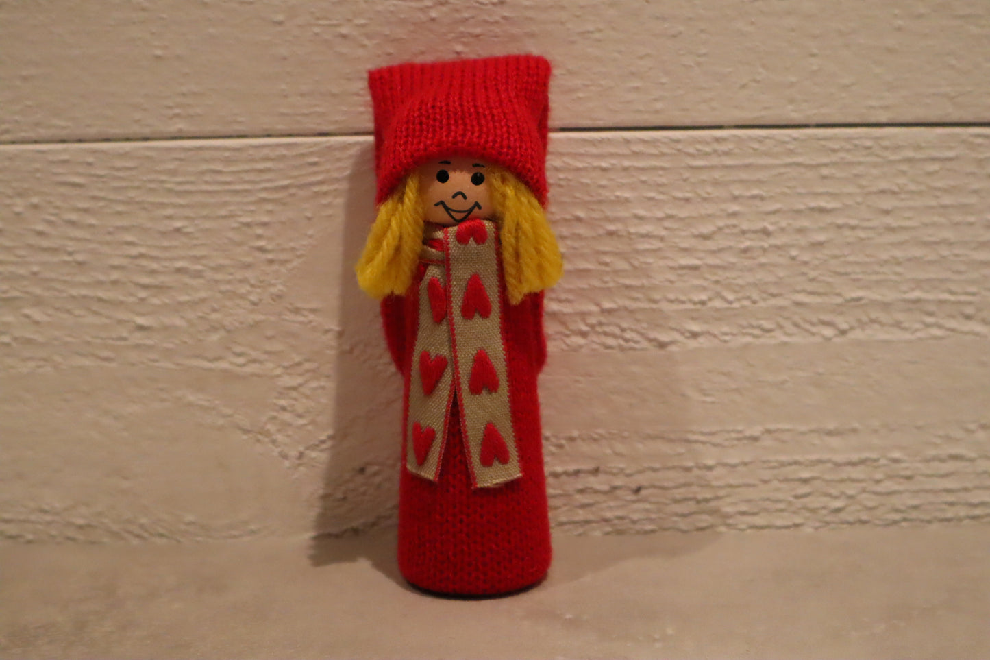 Tomteflicka med halsduk