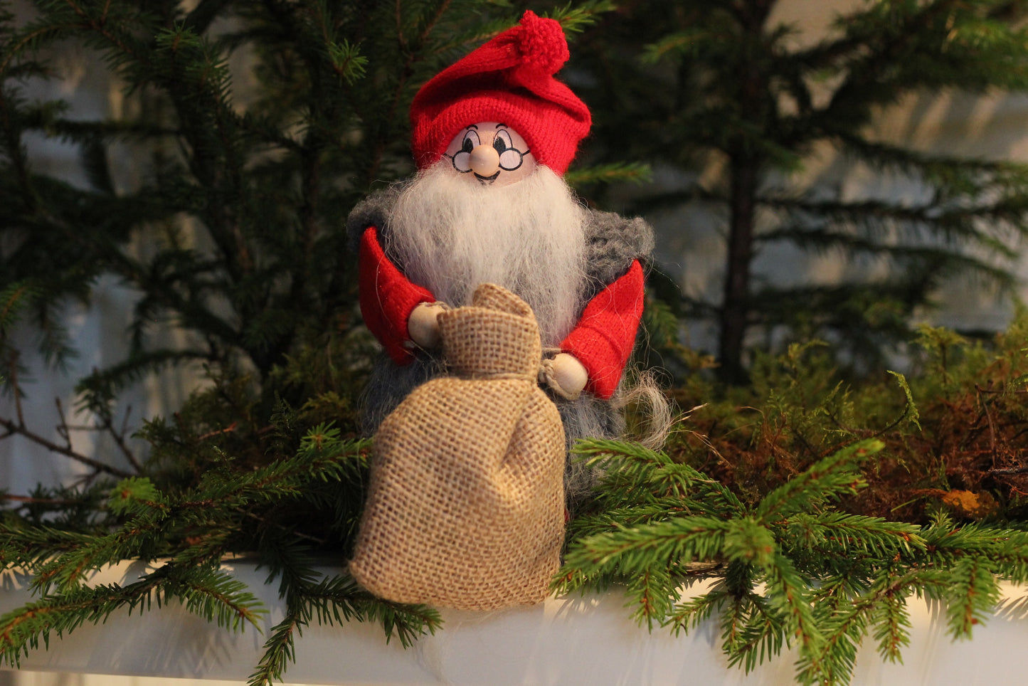 Tomte med julklappssäck