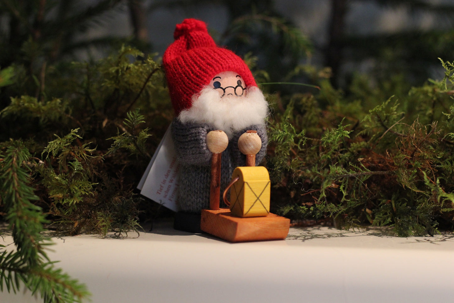 Tomte med lykta på spark